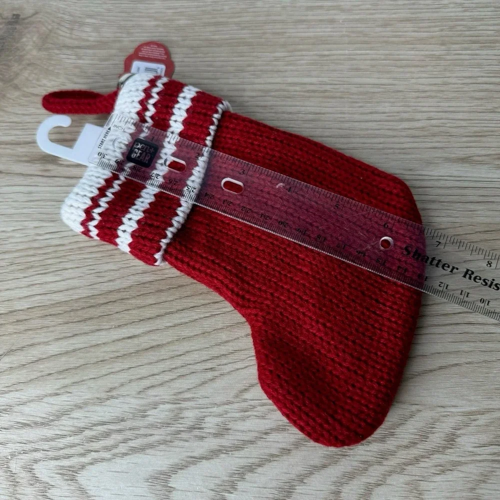 NWT St. Nicholas Square Red Knit Mini 6.5